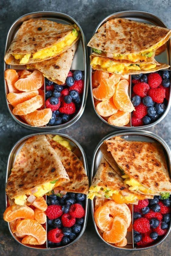 Quesadillas con huevo y fruta