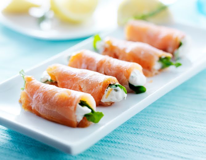 Rollitos de salmón ahumado