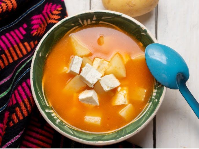 Caldo de papa y brócoli de 207 Kcal