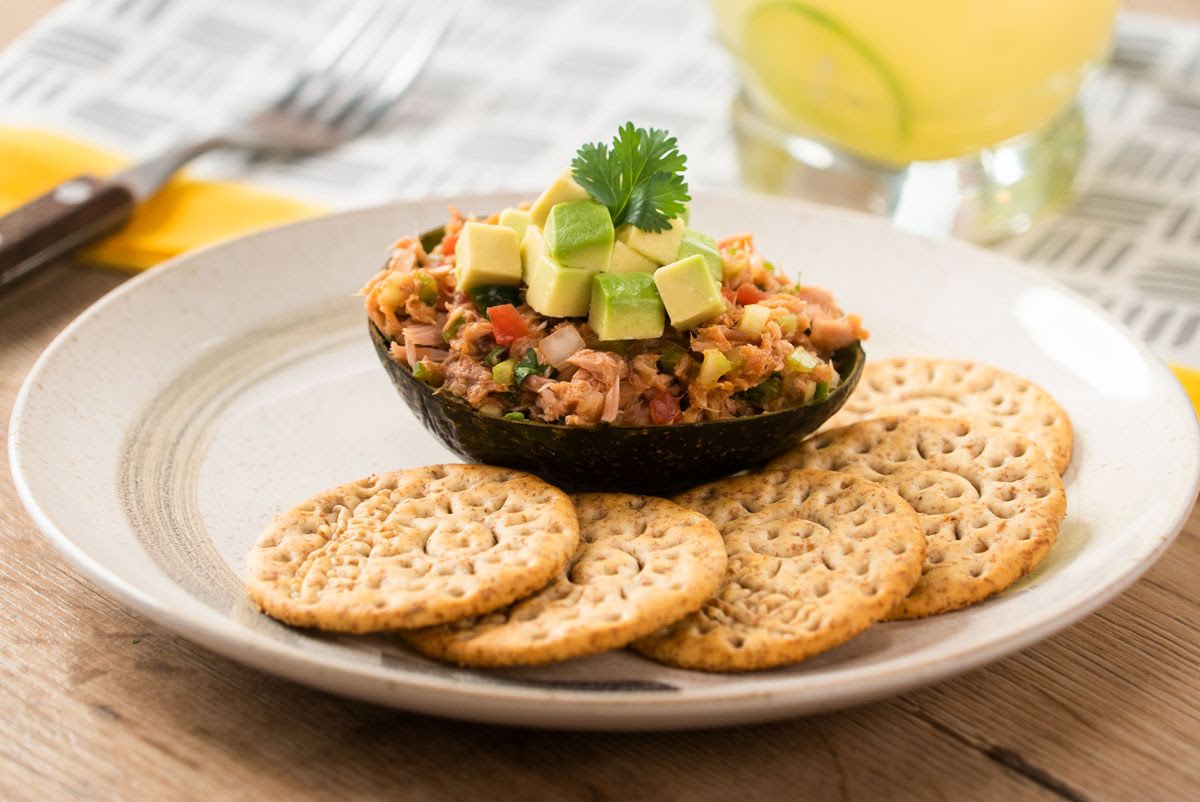 Ensaladita de atún con galletas de 161 Kcal