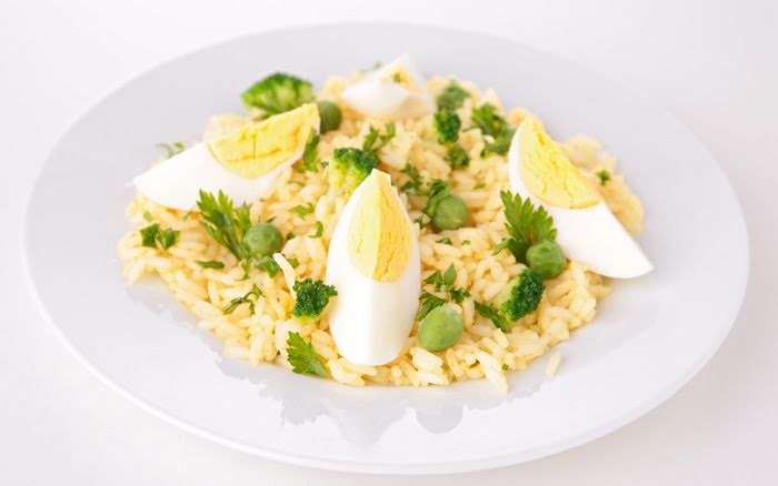 Arroz con huevo cocido de 174.4 Kcal