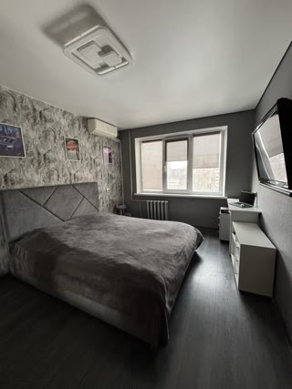 Продаж 3-кімнатної квартири біля метро Академмістечко