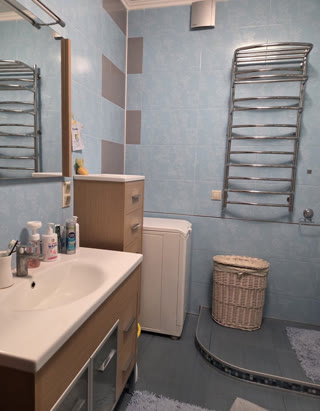 Продається 2-кімнатна квартира, ЖК Південна Брама, метро Осокорки