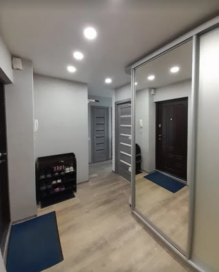 Продам двокімнатну квартиру метро Спортивна