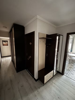 Продаж 3-кімнатної квартири біля метро Академмістечко