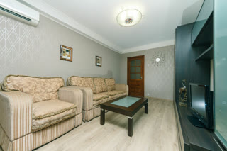 Sale of a 2-room apartment on Polovetska Street, metro Lukyanivska