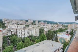 იყიდება 3 ოთახიანი ბინა საბურთალოზე