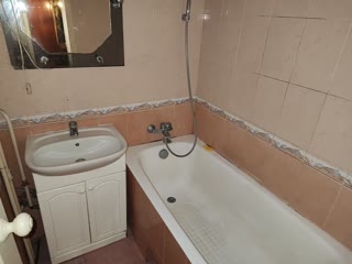 Продається 2-кімнатна квартира, Бульвар Верховної Ради