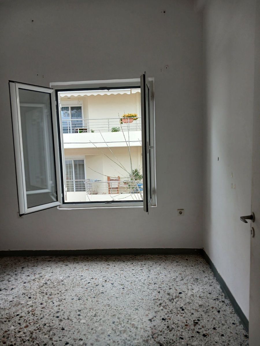 270 m² Building