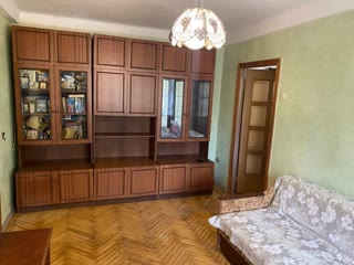 Продаж 2-кімнатної квартири на Лісовий масив, біля метро Лісова