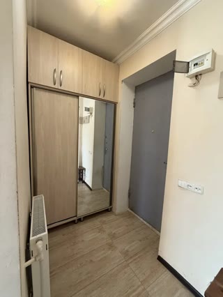 ქირავდება 2 ოთახიანი ბინა საბურთალოზე