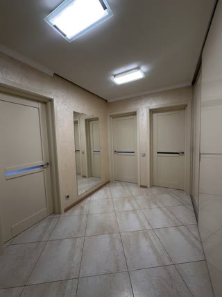 Продам трьохкімнатну квартиру Центр, Наукова