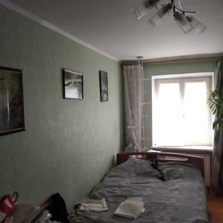 Продам недорого акуратну 3-х кімнатну квартиру в районі Павлове Поле