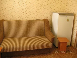 Продам гостинку біля метро Спортивна