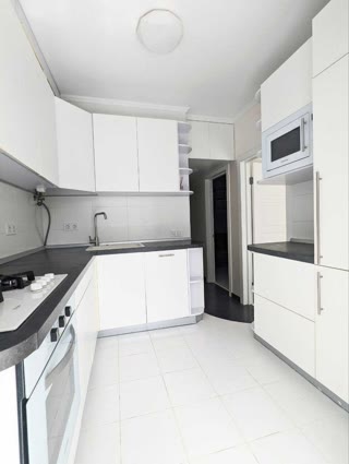 Продається квартира, 2 окремі кімнати + кухня-студія, метро КПІ