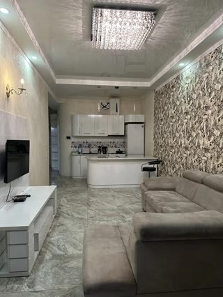ქირავდება 2 ოთახიანი ბინა ვაკეში