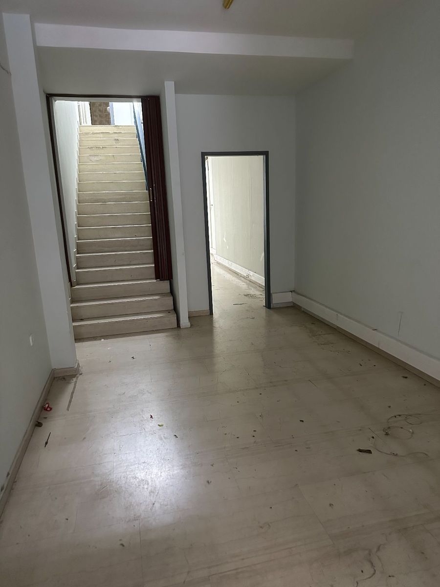 334 m² Store