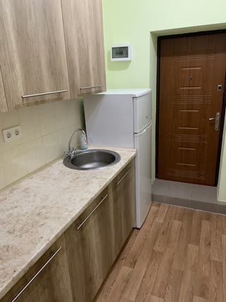 Продам гостинку біля метро Левада