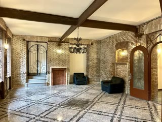Universal commercial space for rent in Sololaki