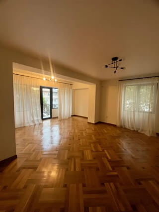 ქირავდება საოფისე კომერციული ფართი საბურთალოზე