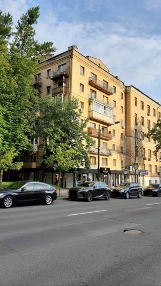 Продам 2к квартиру в Центрі, пл. Поезії