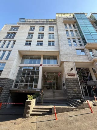 Office commercial space for rent on Mtatsminda