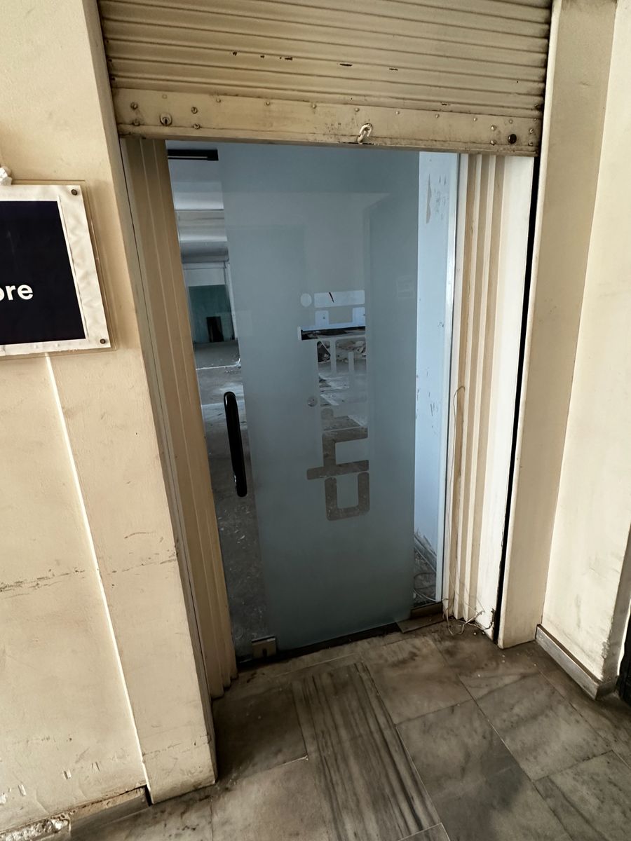 Κατάστημα 900τ.μ.