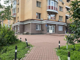 Office rental 160 m² in Obolon, Volodymyr Ivasyuk Avenue, non-residential fund