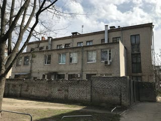 Продам триповерхову будівлю (нежитловий фонд) біля м. ХТЗ