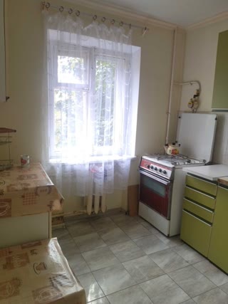 Продається 3-кімнатна квартира, метро Чернігівська, Дніпровський район