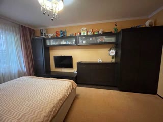 Продаж 2-кімнатної квартири на Троєщенні