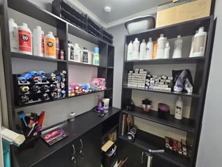 Продаж салон краси з приміщенням у Дарницькому районі біля метро Харківська