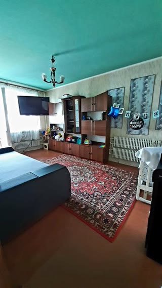 Продам 3-х кімнатну квартиру 70 кв + 2 балкони. Горизонт.
