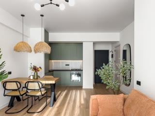 იყიდება 2 ოთახიანი ბინა Uni House