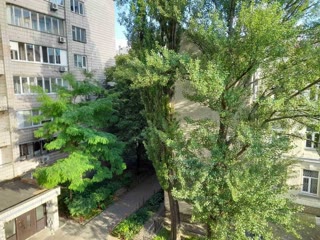 For sale 2-room apartment, Arsenalna metro, Center