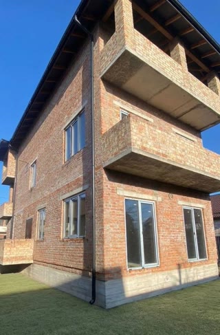 Продаж 3-поверхового будинку на вул. Очаківській, Шевченківський район, Львів
