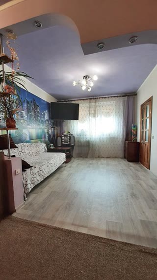 Продам 3-х кімнатну квартиру 70 кв + 2 балкони. Горизонт.