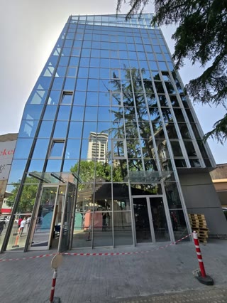 Сдается в аренду офис в Сабуртало.