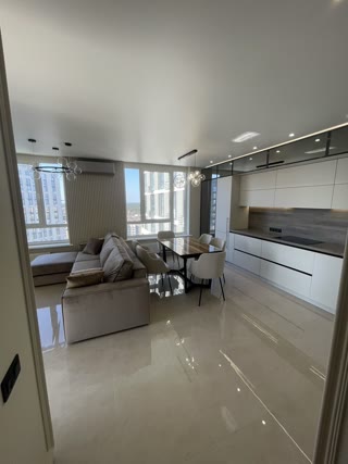 Продаж 3-кімнатна квартири в ЖК Варшавський Плюс