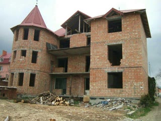 Sale of a house in the center of Truskavets (420 m², 18 rooms, 6 acres)