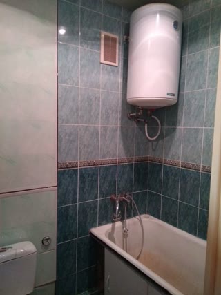 Продам однокомнатну квартиру на першому районі будинок 3 2 поверх стан ж