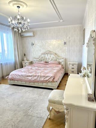 Продається 4-к квартира Святошинський р-н