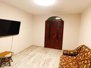For Sale 3-Room Apartment, Desnyansky District
