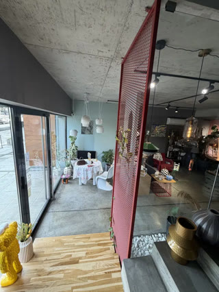 Universal commercial space for rent in Vake