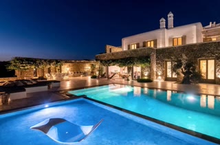350 m² Villa
