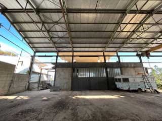 303 m² Building