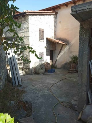 250 m² Detached House