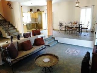 230 m² Detached House