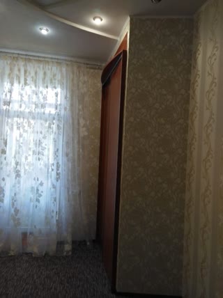 Продам 3-х комнатную квартиру , метро Защитников Украины, сталинка