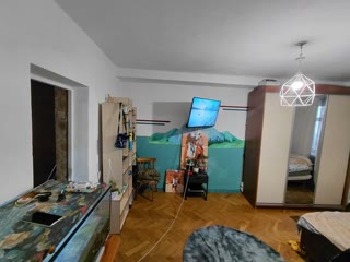 Sale of a 2-room apartment near Livoberezhna metro